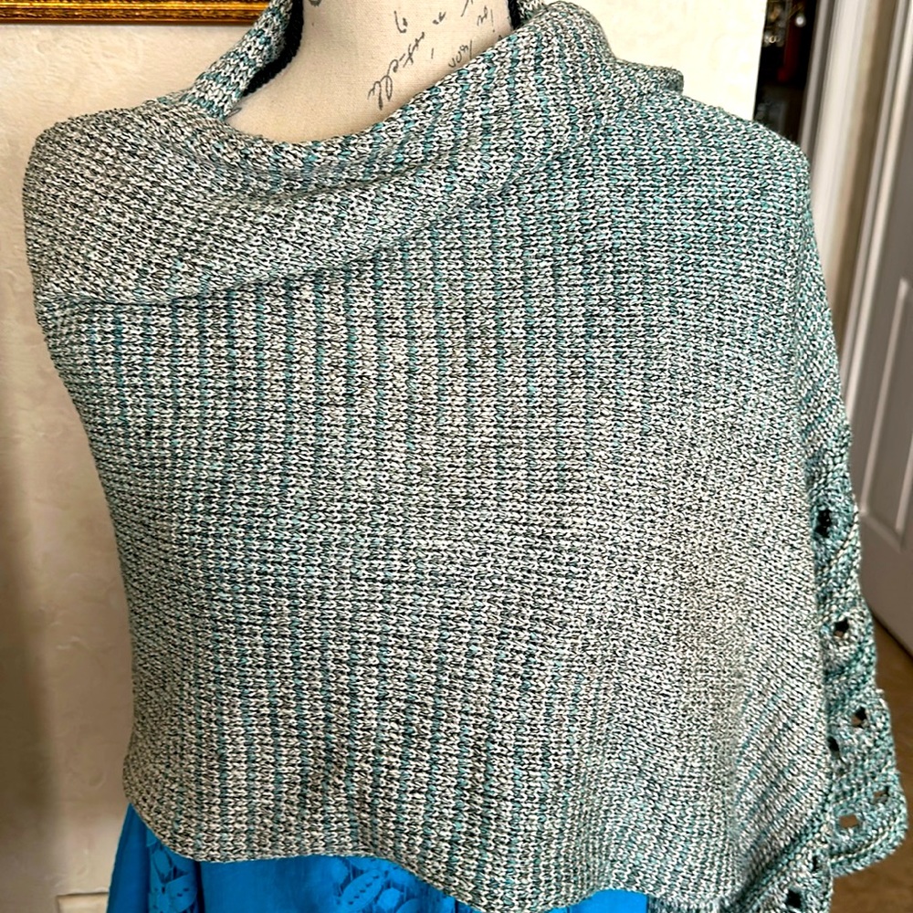 StJohn Sport handmade 22” 90” shawl one size fits all cream teal blue